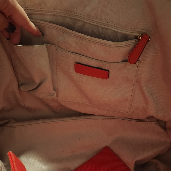 Authentic Michael Kors Handbag - Picture 8 of 9